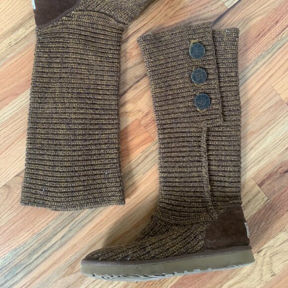 Ugg Classic Cardy Boot - Picture 2 of 6